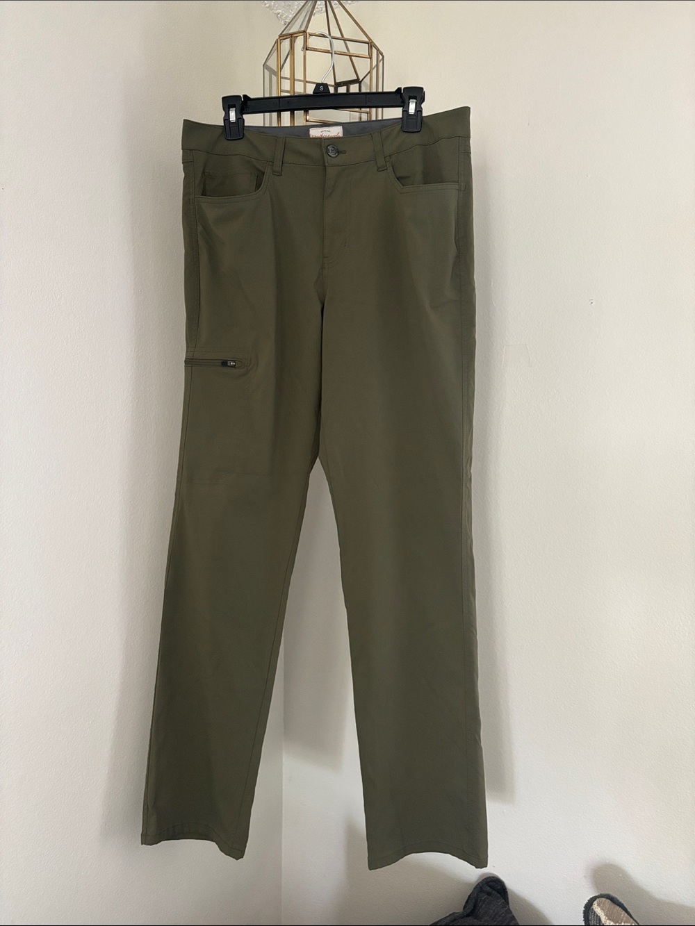 Weatherproof Men's Olive Cargo Pants with Thigh Zip Pocket
